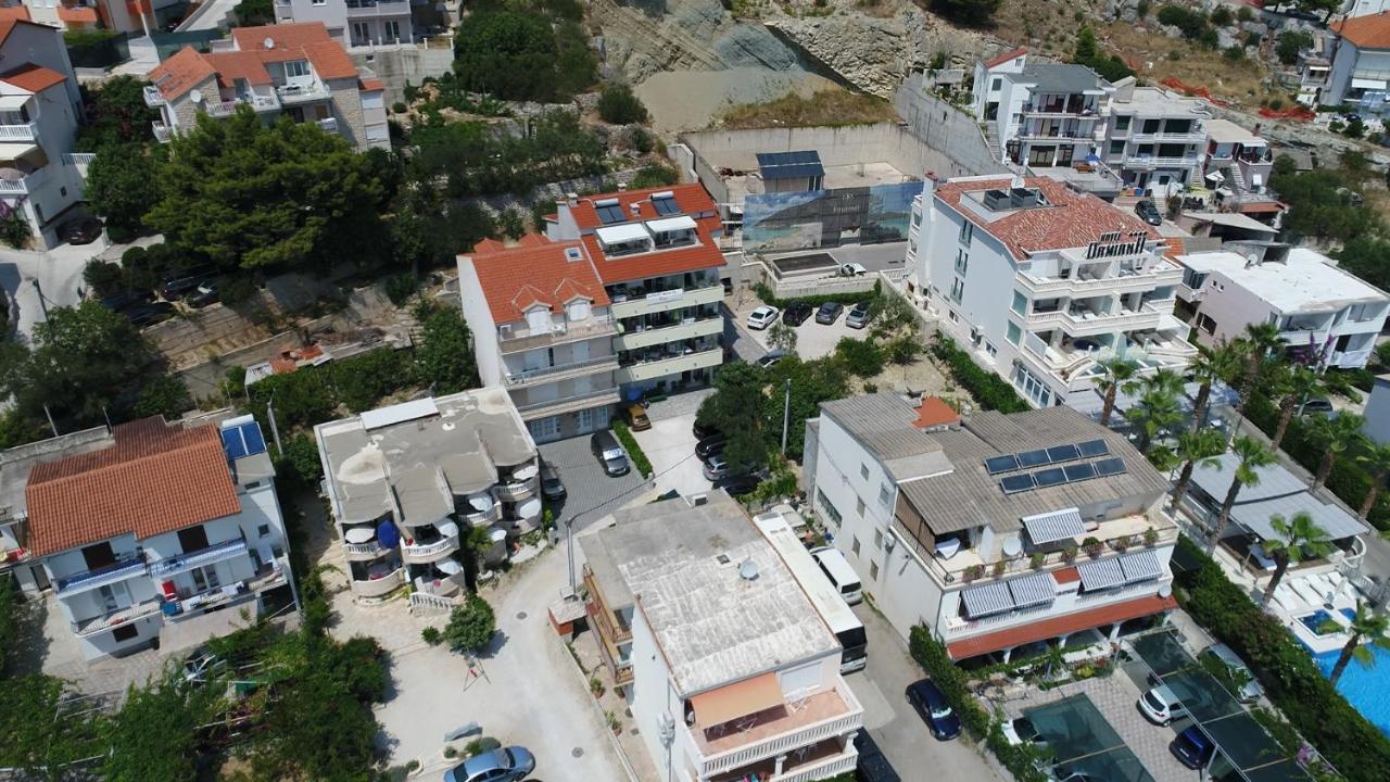 Apartments Rica Оміш Екстер'єр фото