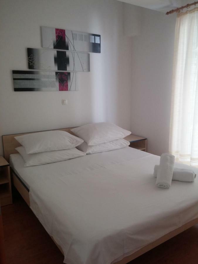 Apartments Rica Оміш Екстер'єр фото