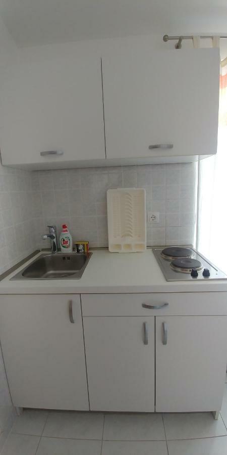 Apartments Rica Оміш Екстер'єр фото